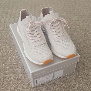 Tamaris Fashion Sneaker Sz 9, NWT